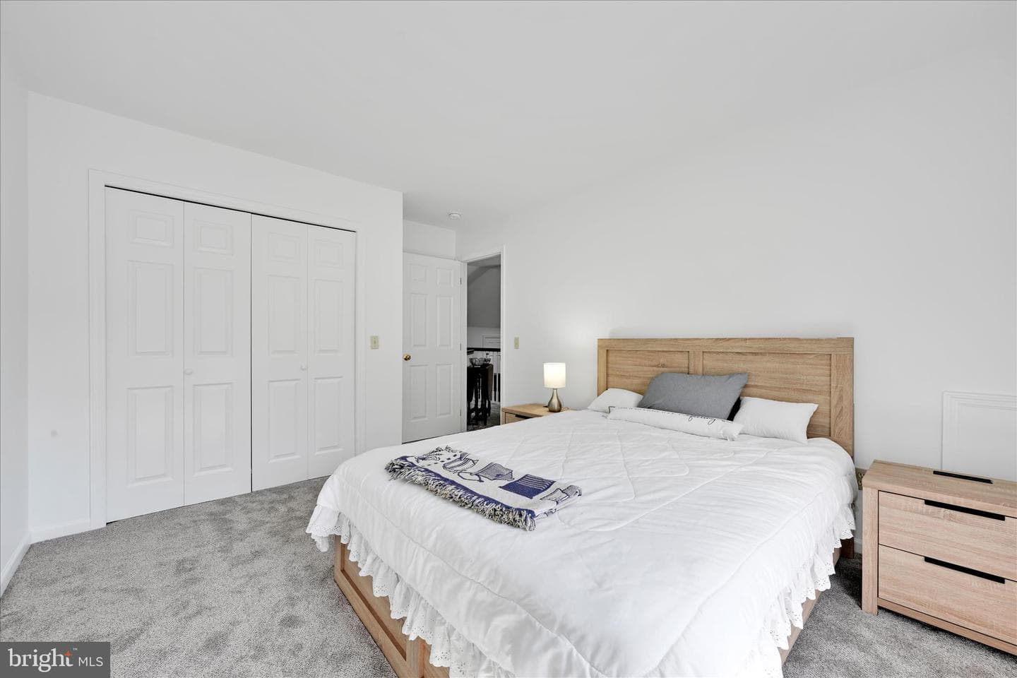 323 Hill Street photo 17