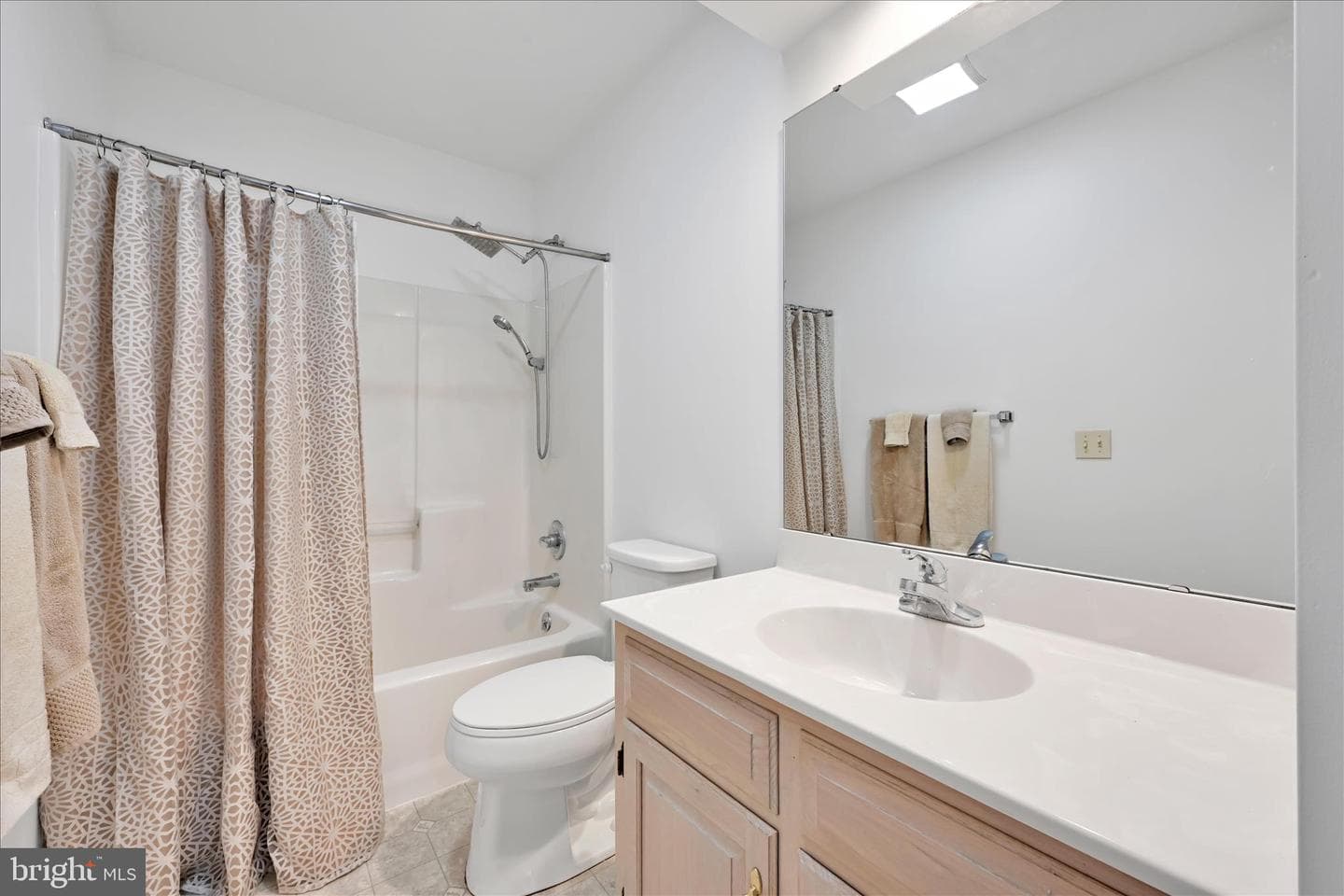 323 Hill Street photo 19