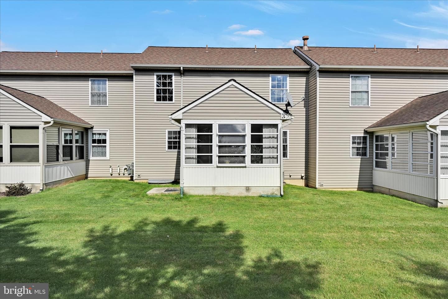 323 Hill Street photo 32