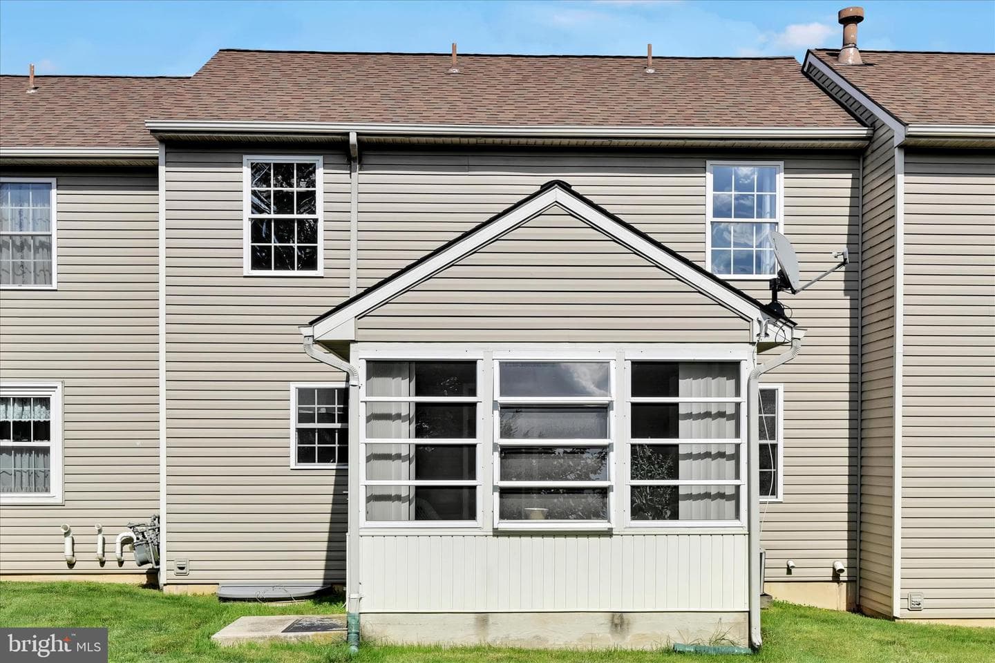 323 Hill Street photo 33