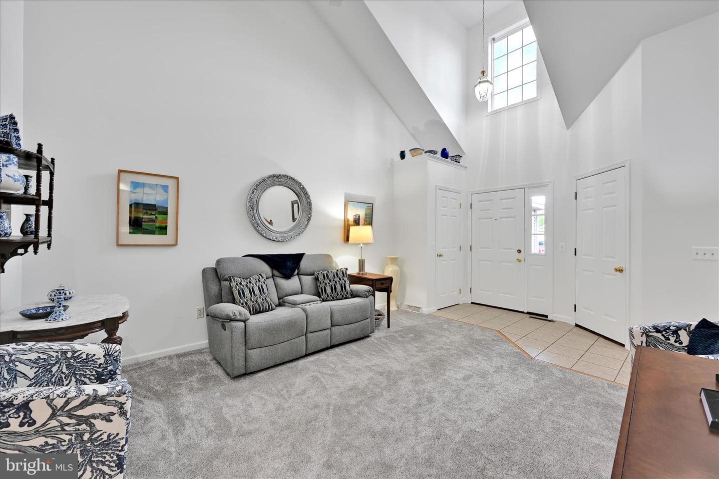 323 Hill Street photo 8