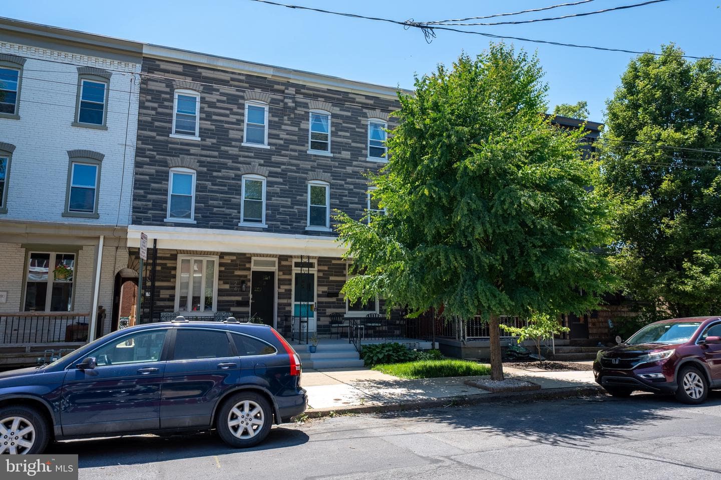 22 E Ross Street
