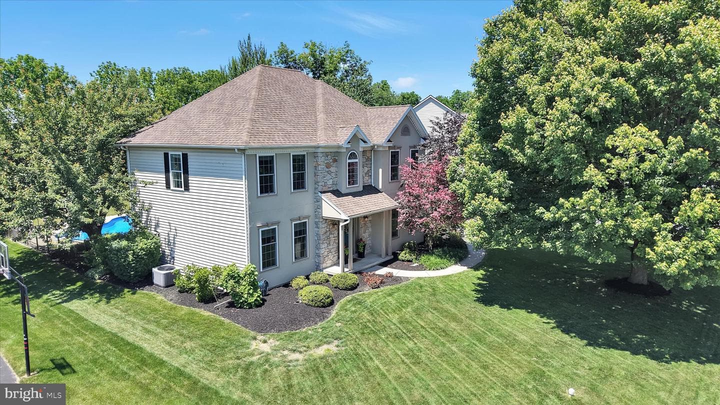 208 Southgate Drive photo 1
