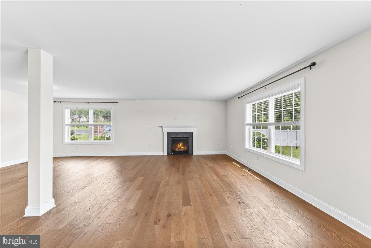 100 Magnolia Lane photo 11