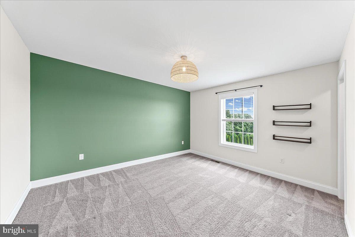 100 Magnolia Lane photo 28