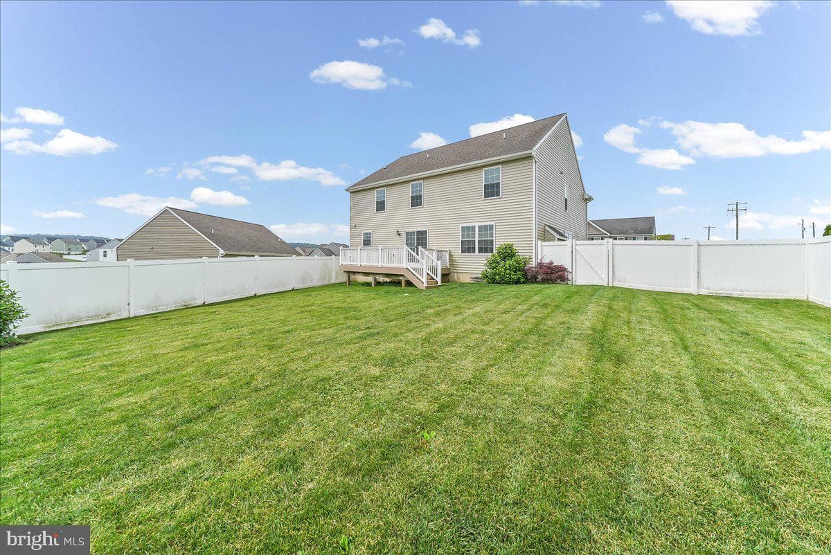 100 Magnolia Lane photo 38