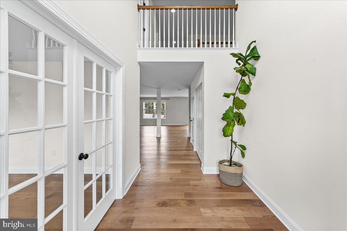 100 Magnolia Lane photo 4