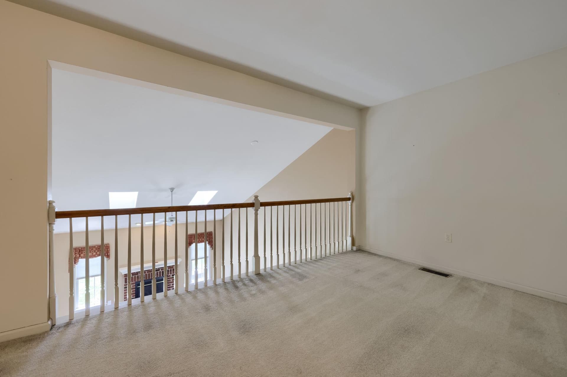 15 Weaver Avenue photo 33