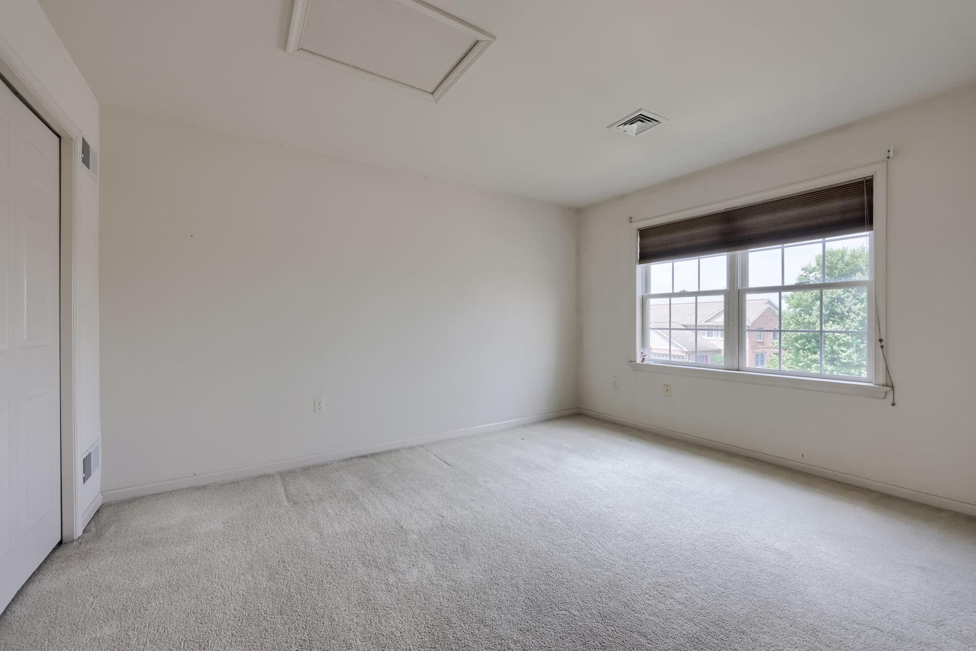 15 Weaver Avenue photo 38