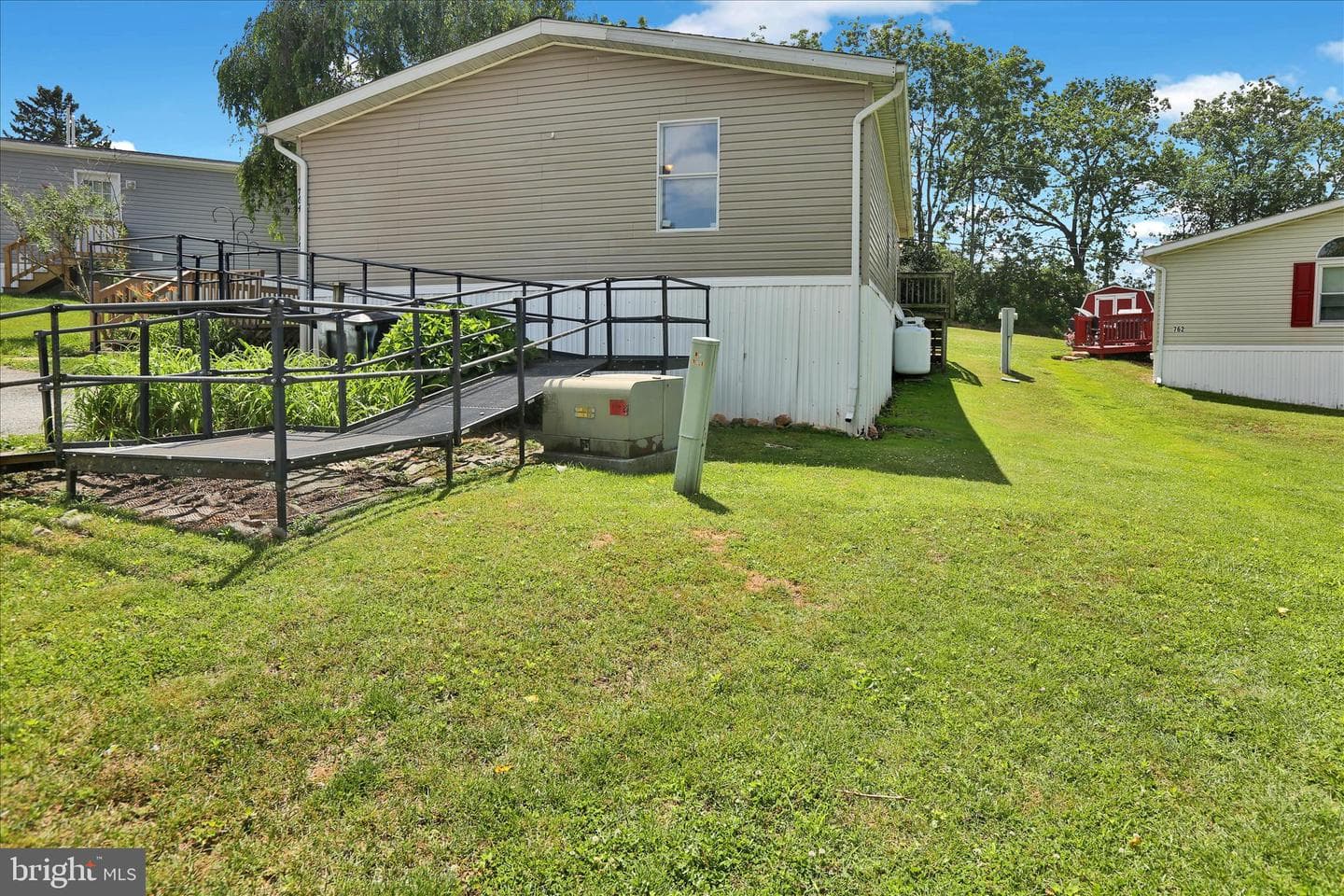 764 Willow Lane photo 3