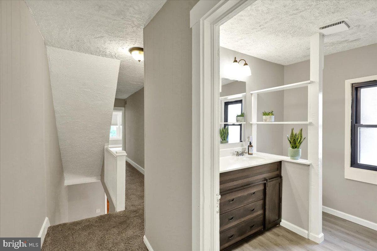 5 W 2nd Avenue photo 16