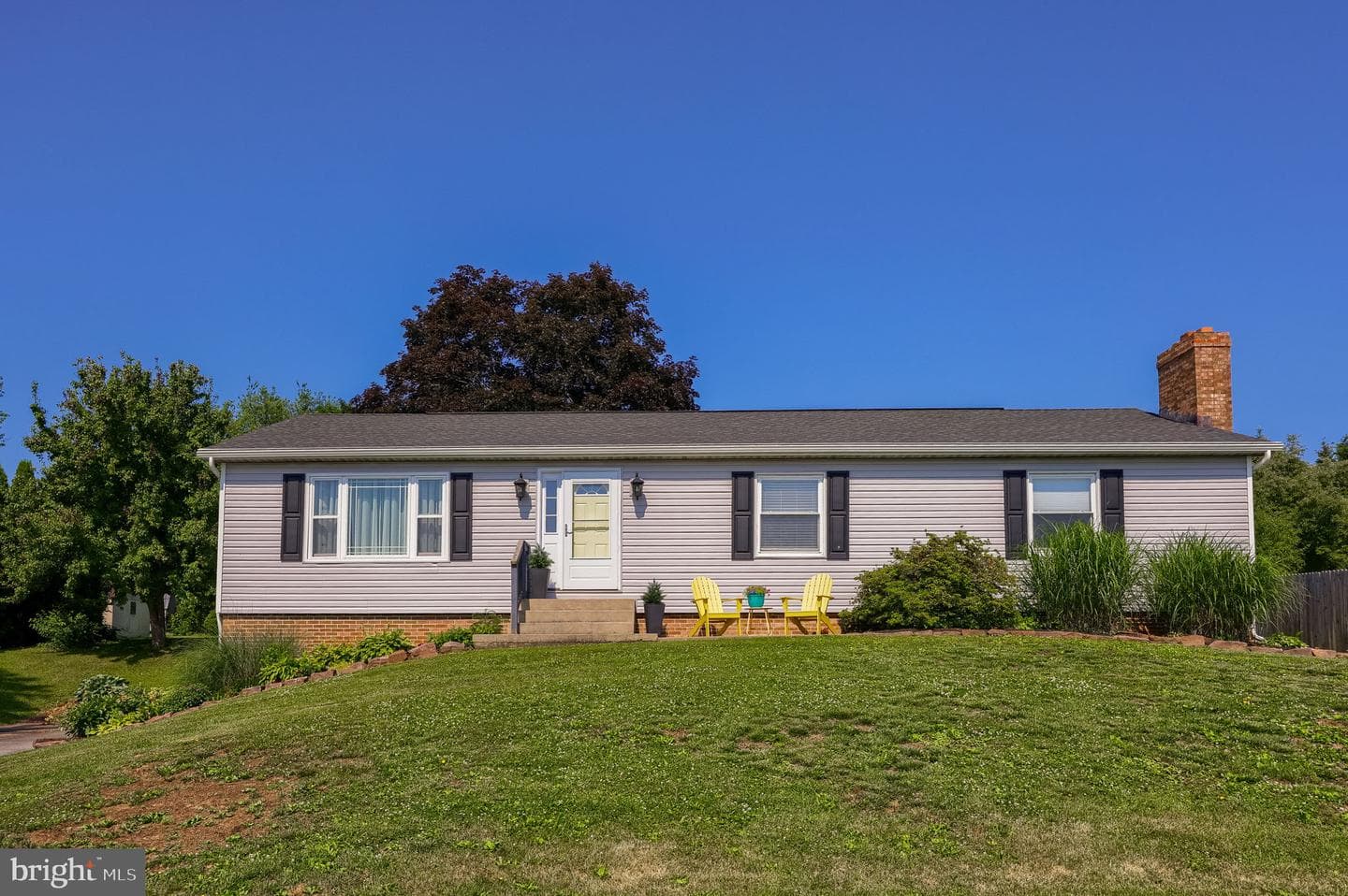 8 Kay Drive photo 1