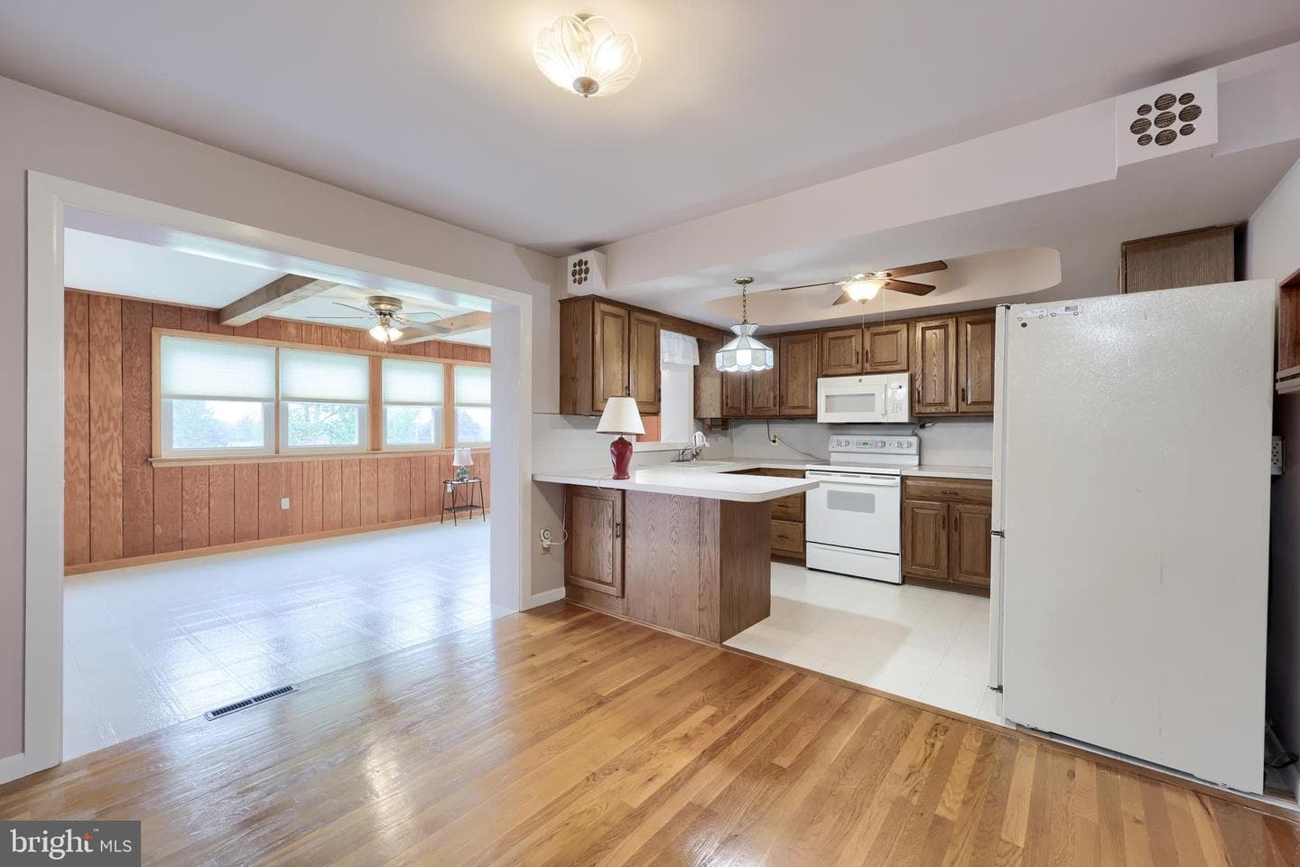 1118 Harriet Avenue photo 10