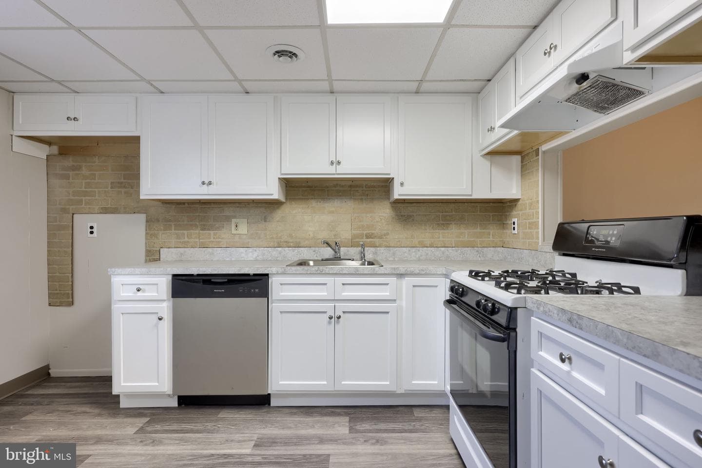 341 Greenland Drive photo 20