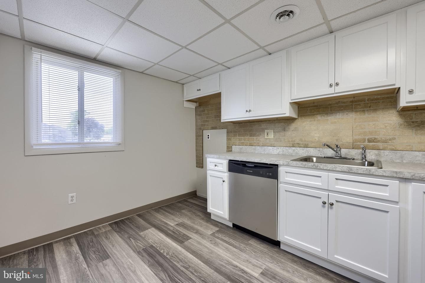 341 Greenland Drive photo 22