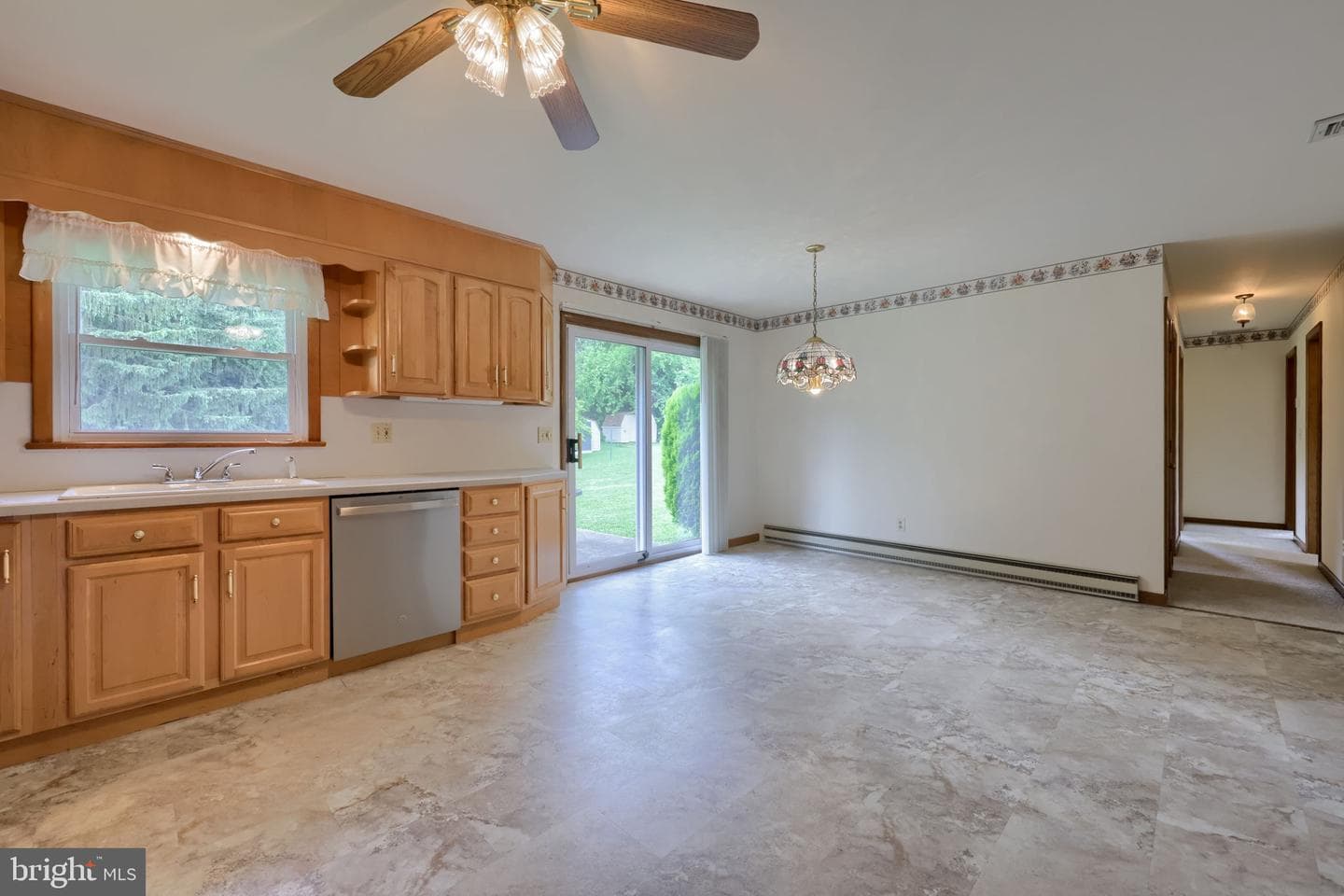 485 Summit Drive photo 11