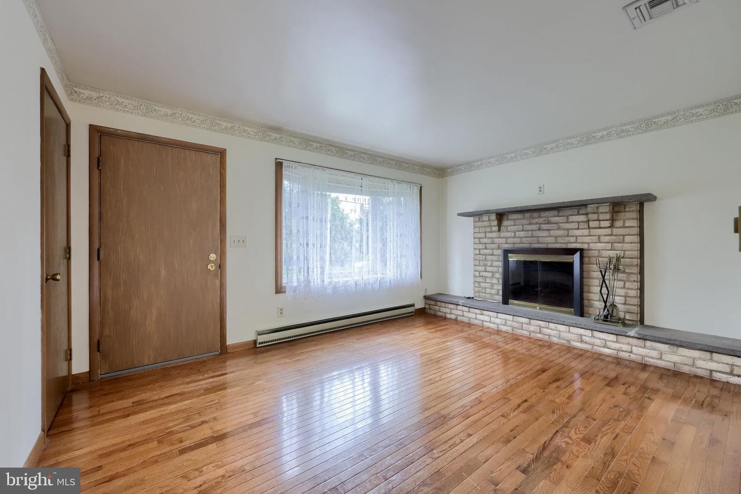 485 Summit Drive photo 5