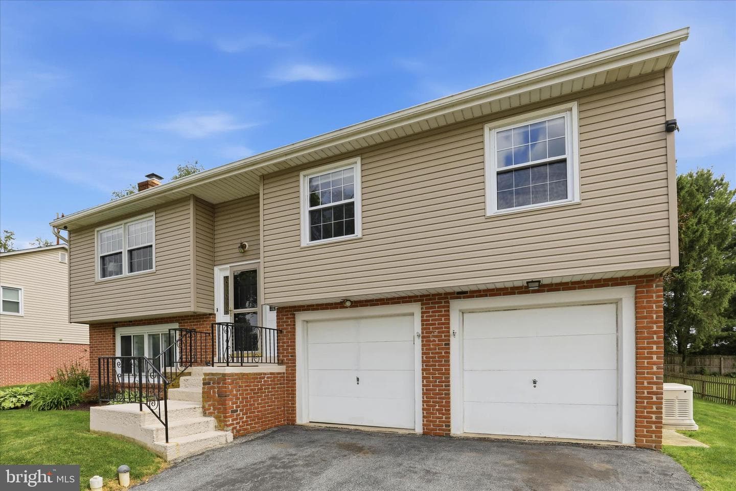 520 Wallingford Road photo 2