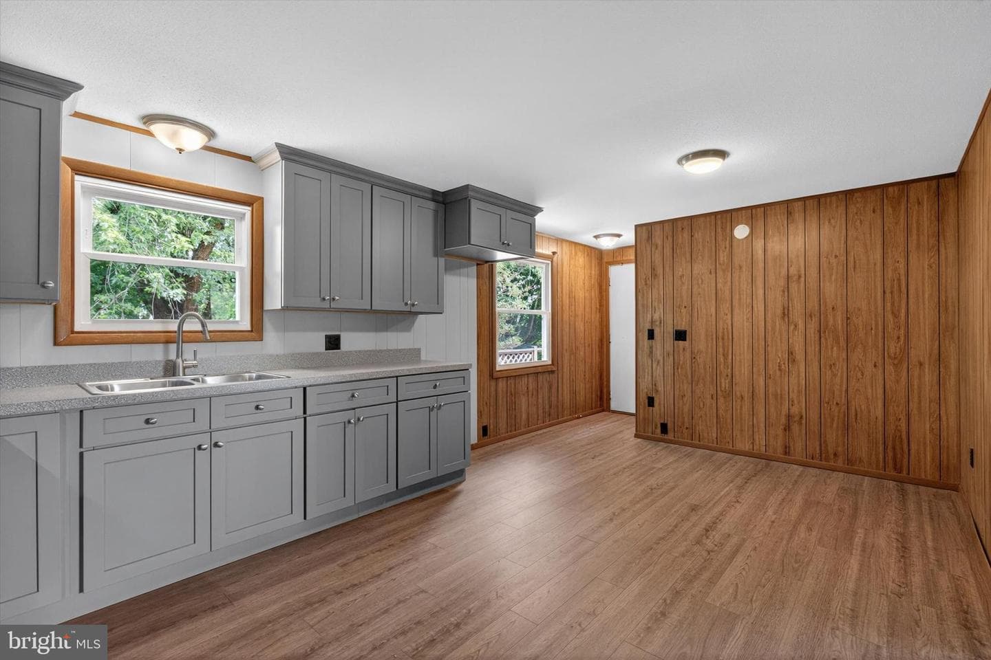1048 Creek Road photo 7