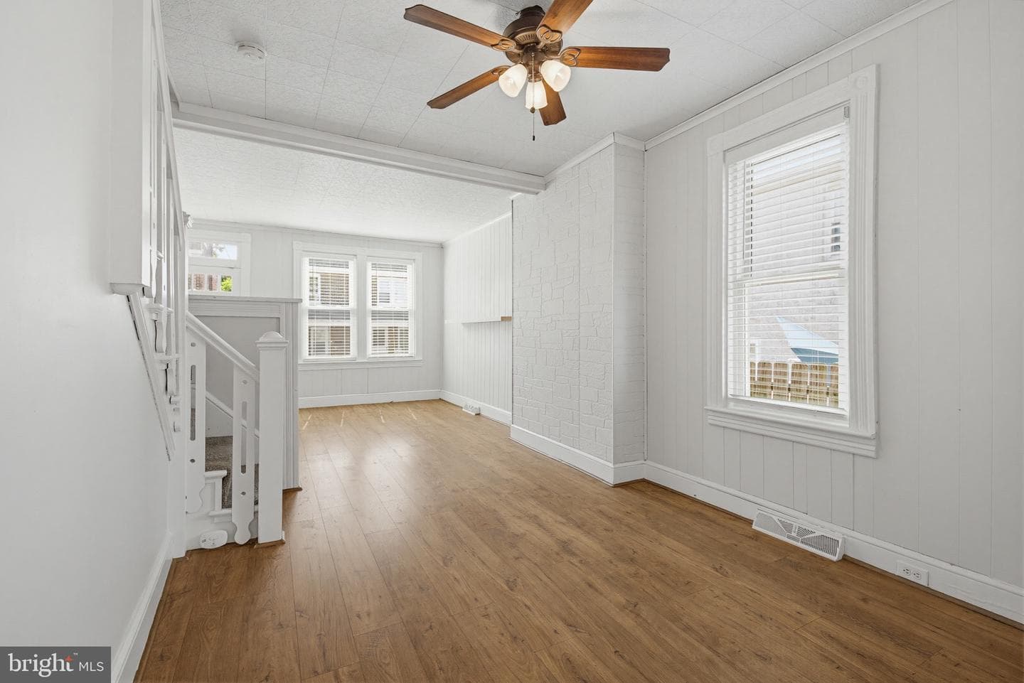 139 Crystal Street photo 9