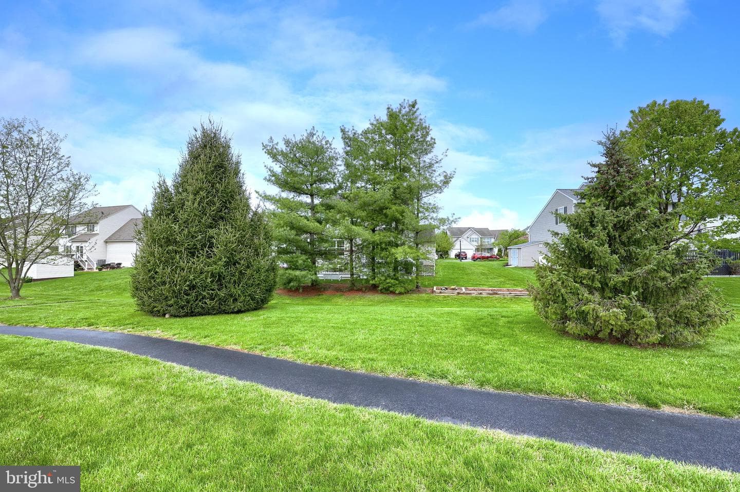 102 Bloomfield Drive photo 39