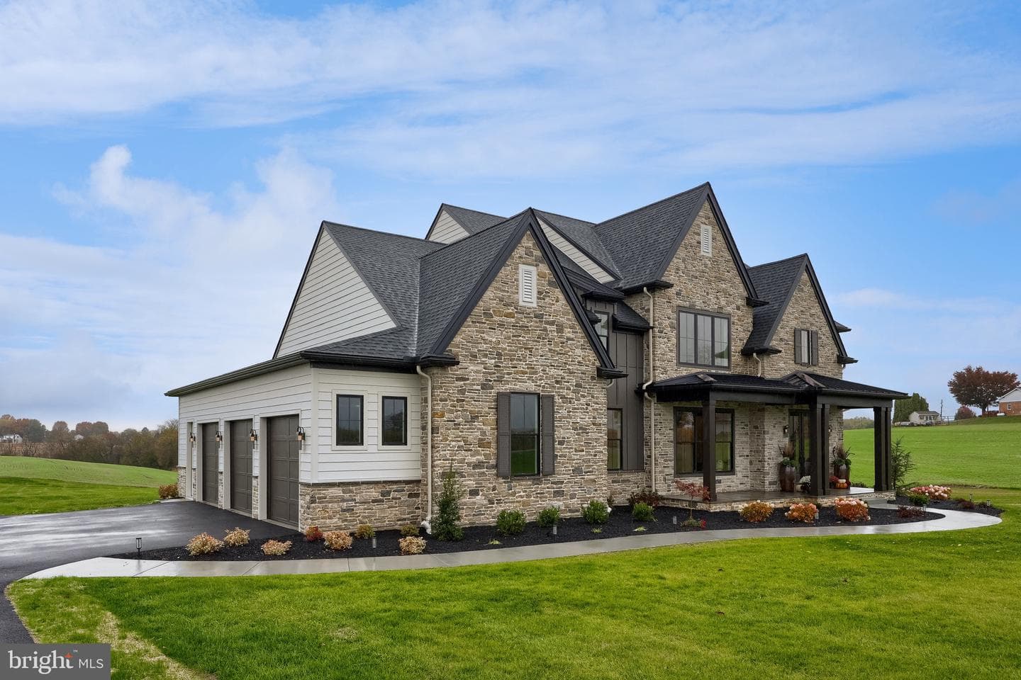 72 Bomberger Road, Lititz