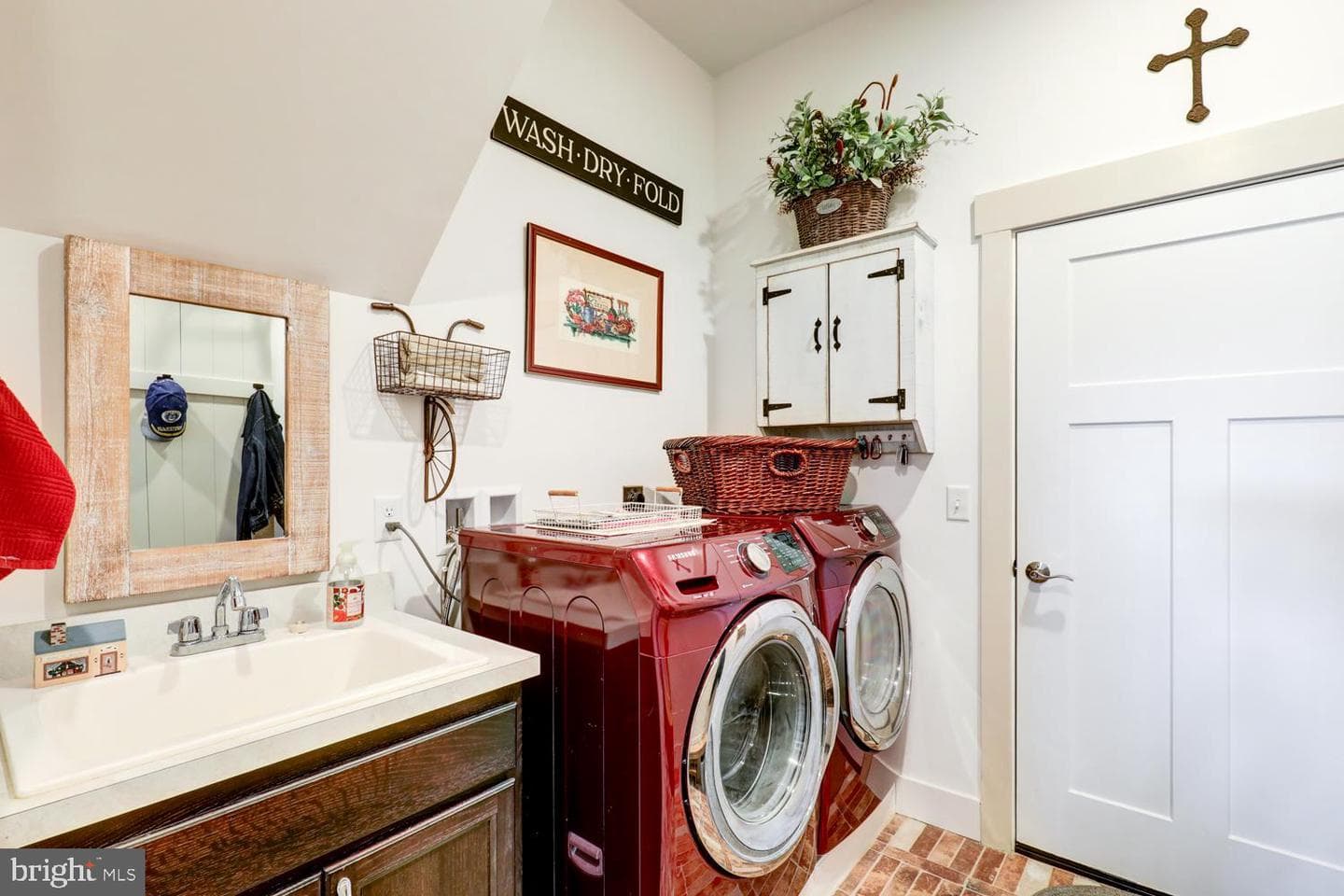 133 Wyndale Drive photo 42