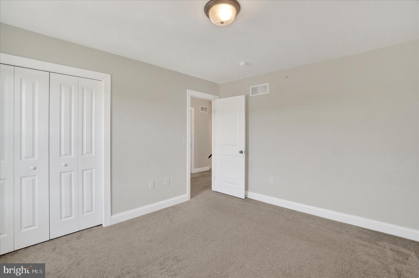 140 Ridgefield Drive photo 20