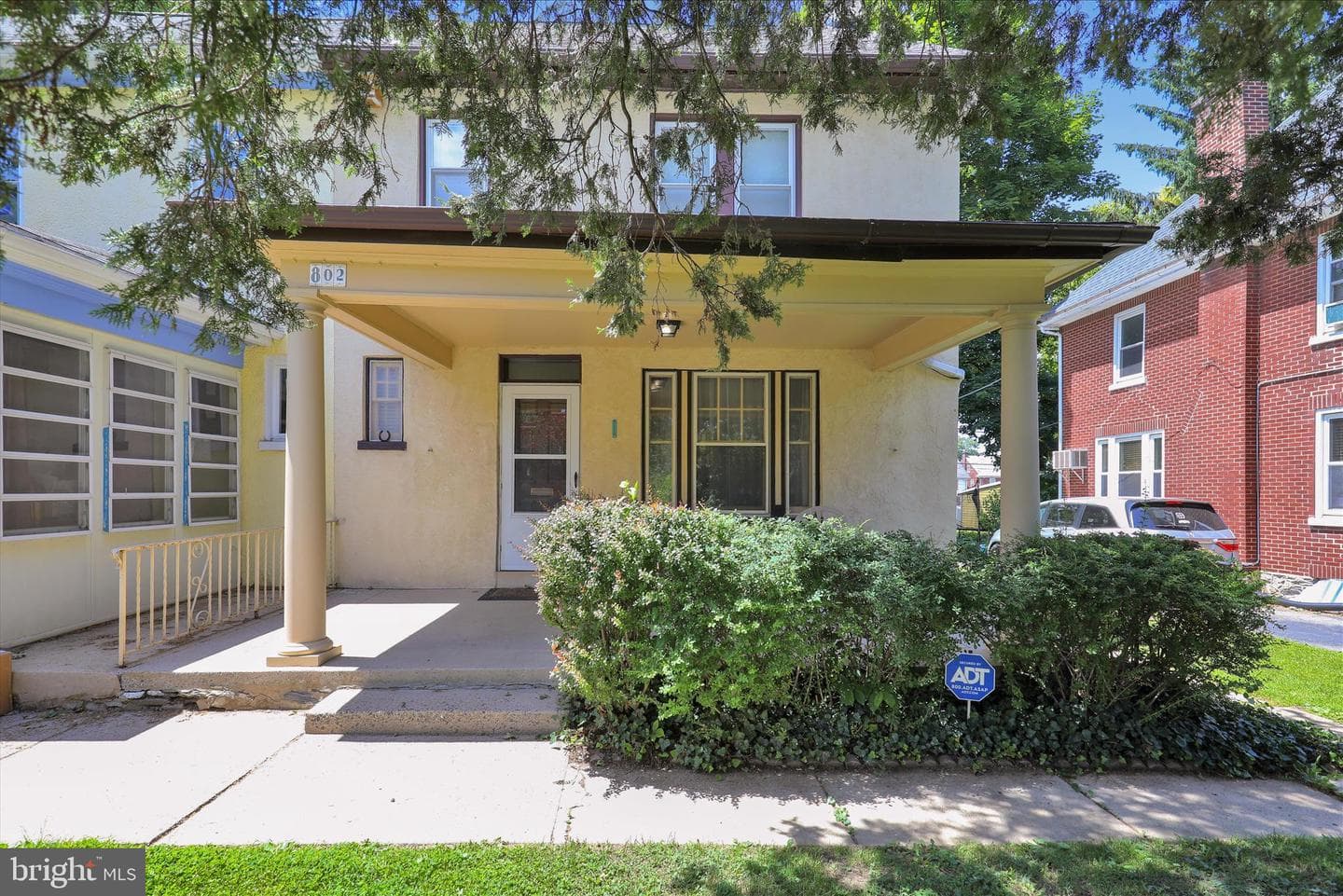 802 Race Avenue photo 1