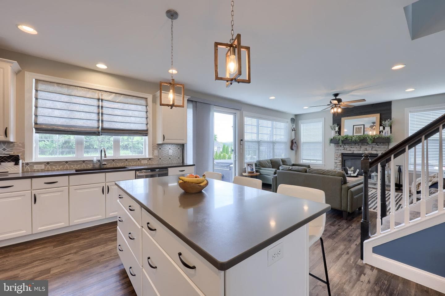 141 E Valley Road photo 13