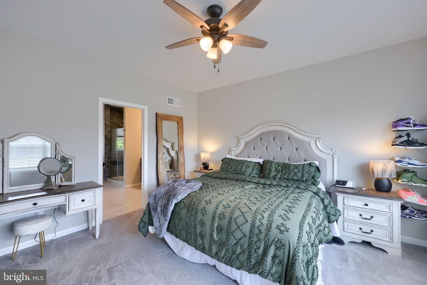 141 E Valley Road photo 38