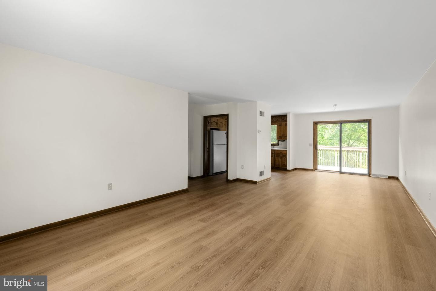 31 Dennis Drive photo 3