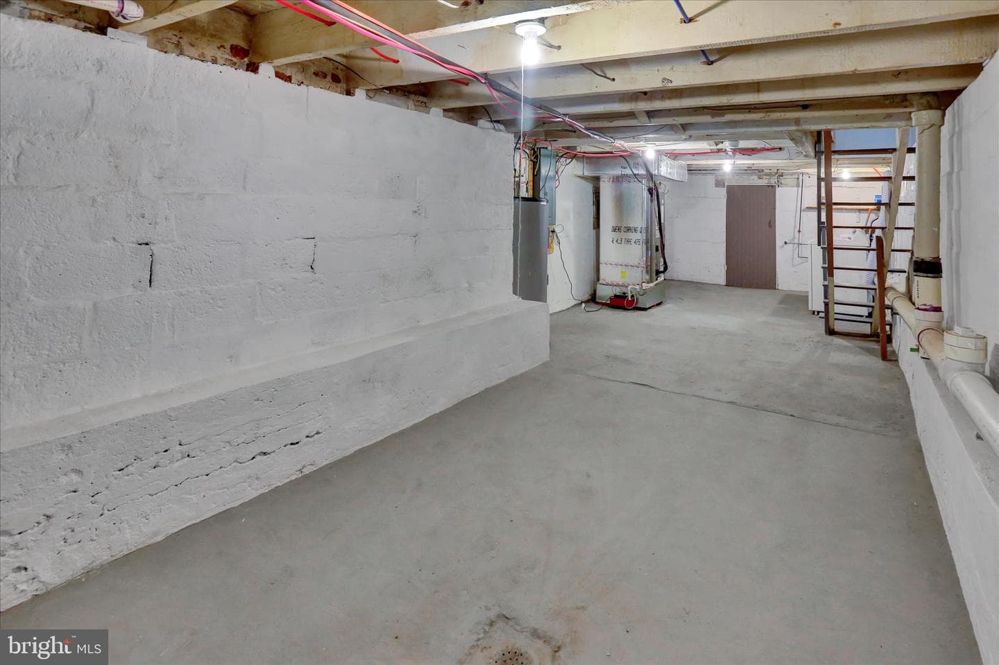513 Manor Street photo 32