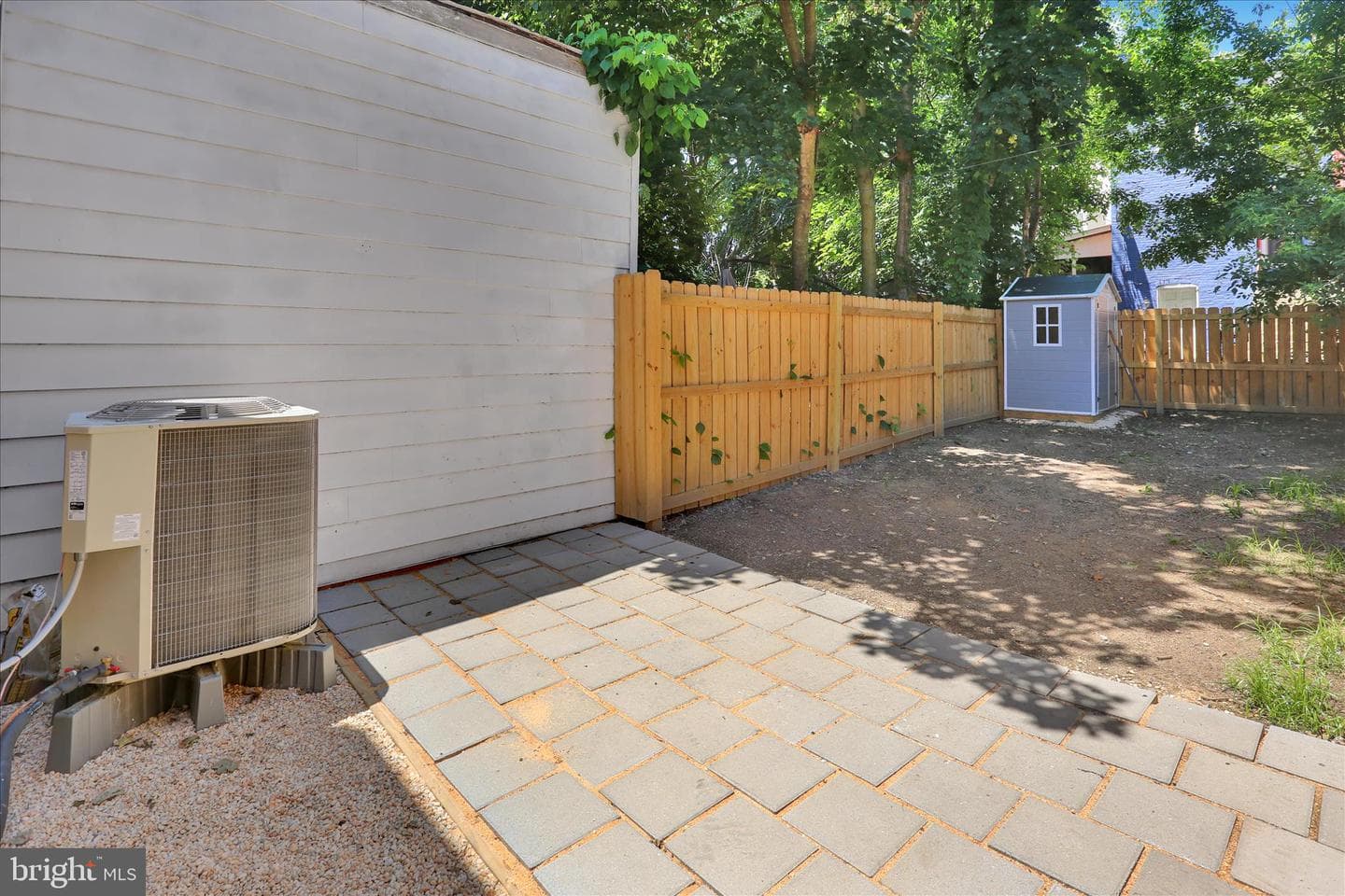 513 Manor Street photo 34