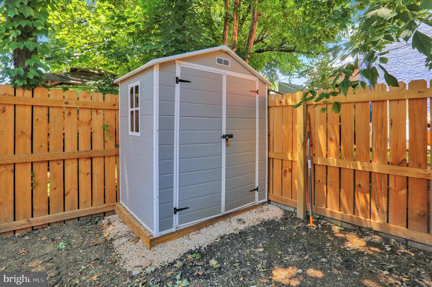 513 Manor Street photo 37