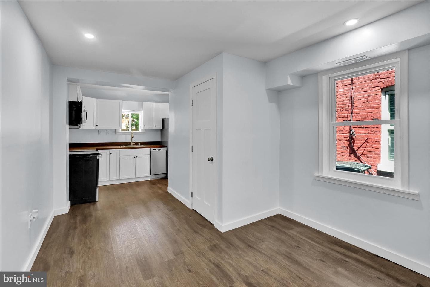 513 Manor Street photo 9