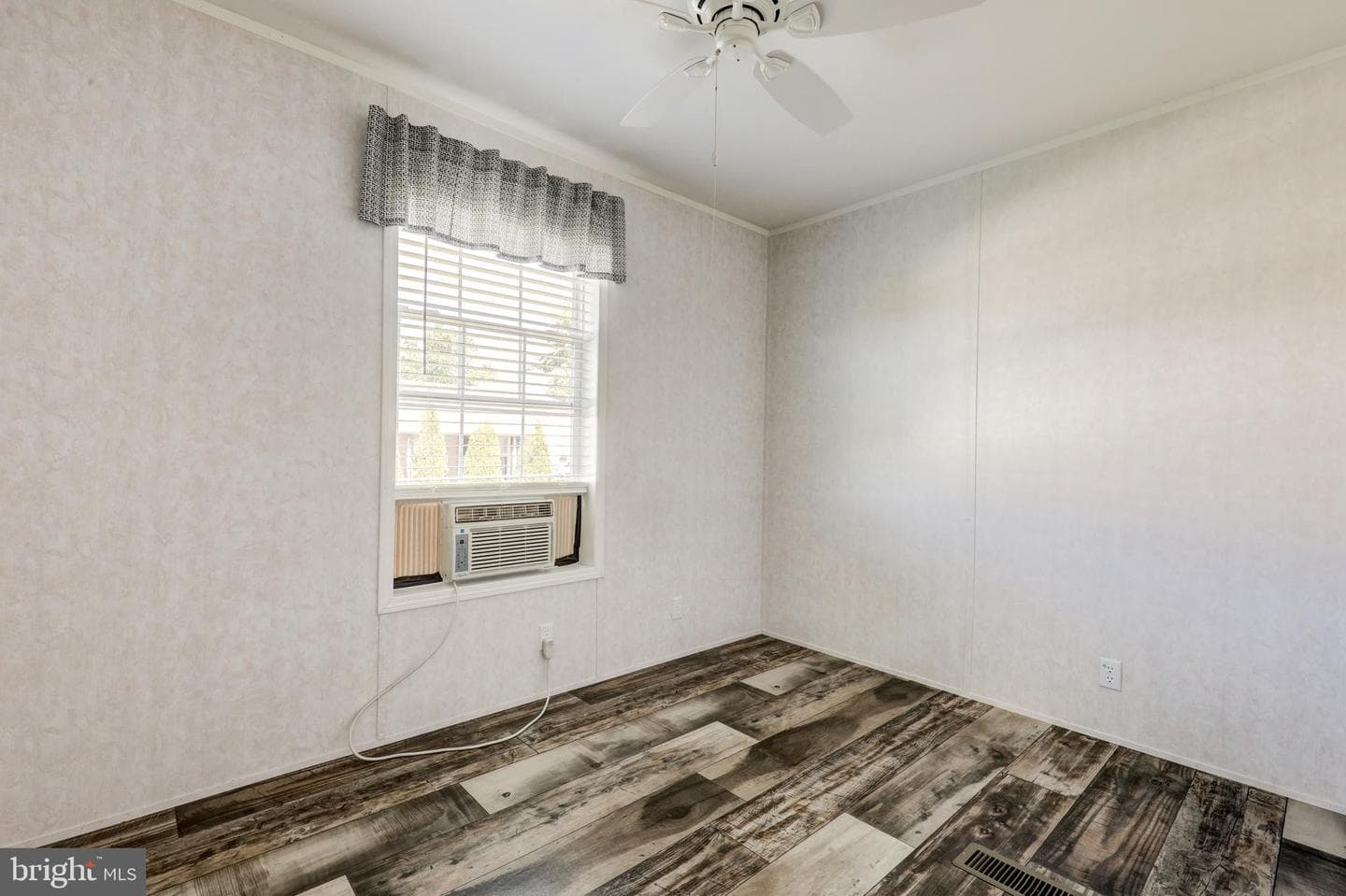 75 Lobin Road photo 14