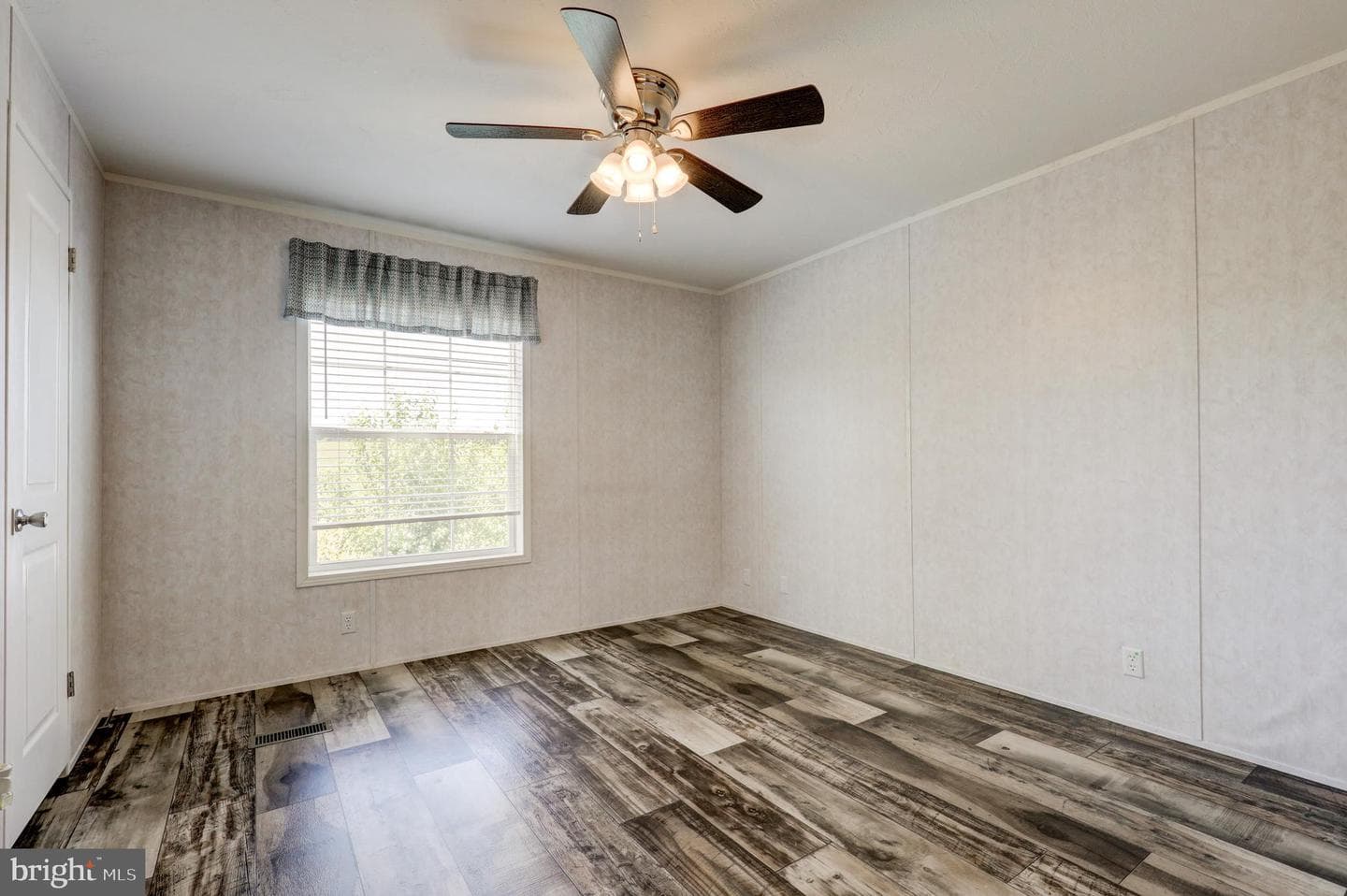 75 Lobin Road photo 16