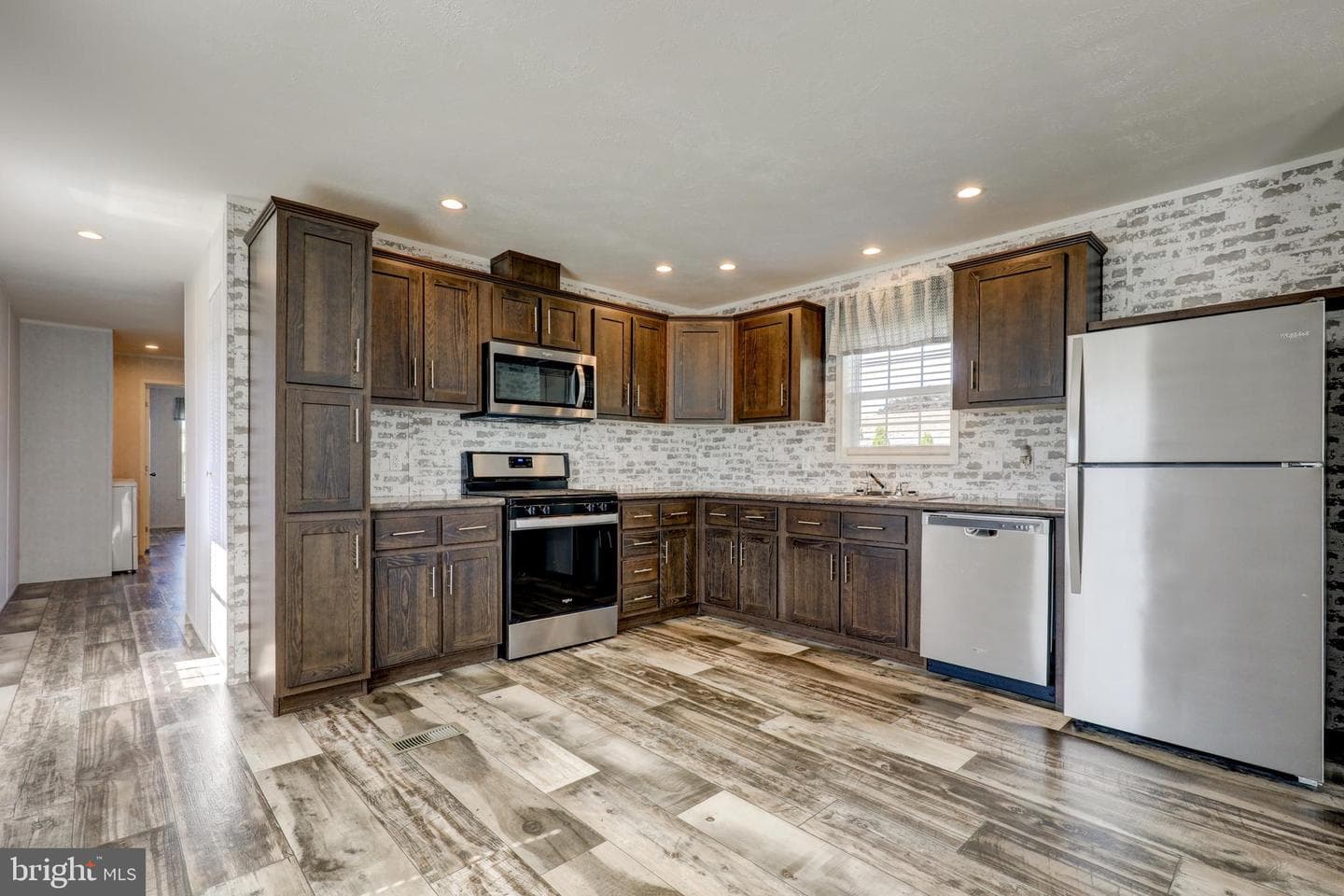 75 Lobin Road photo 9