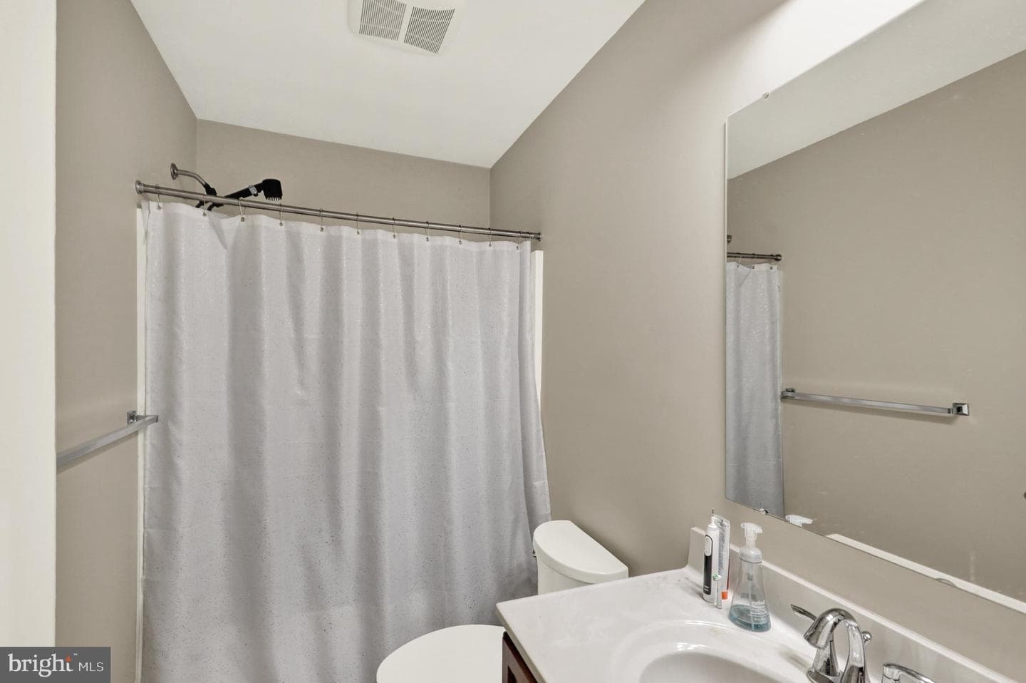 2 Rollingview Lane photo 19