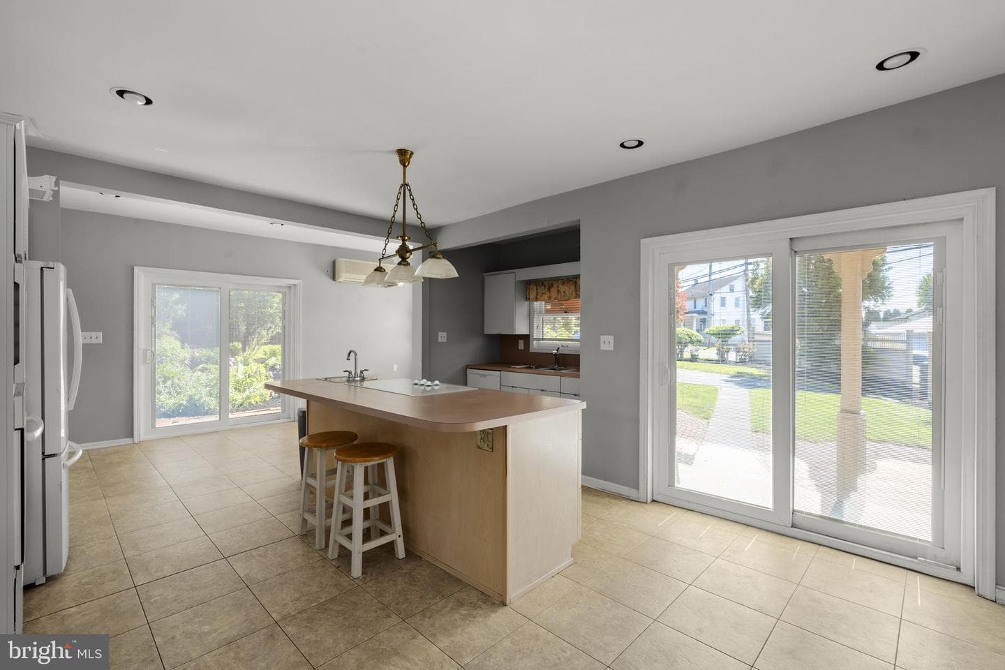 564 W Maple Grove Road photo 10