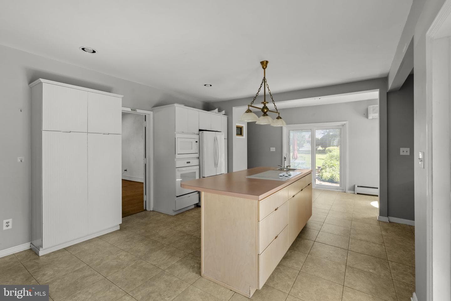 564 W Maple Grove Road photo 14