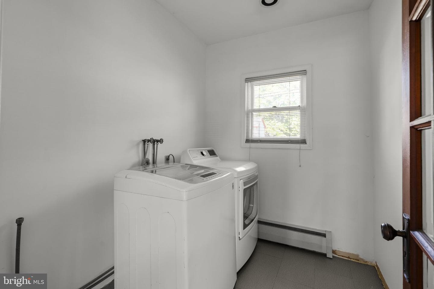 564 W Maple Grove Road photo 19