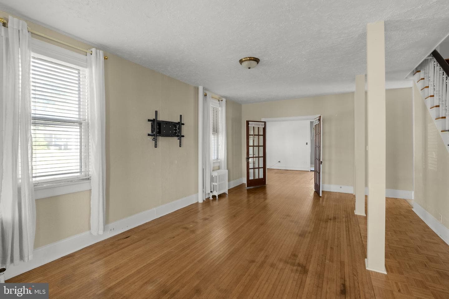 564 W Maple Grove Road photo 4