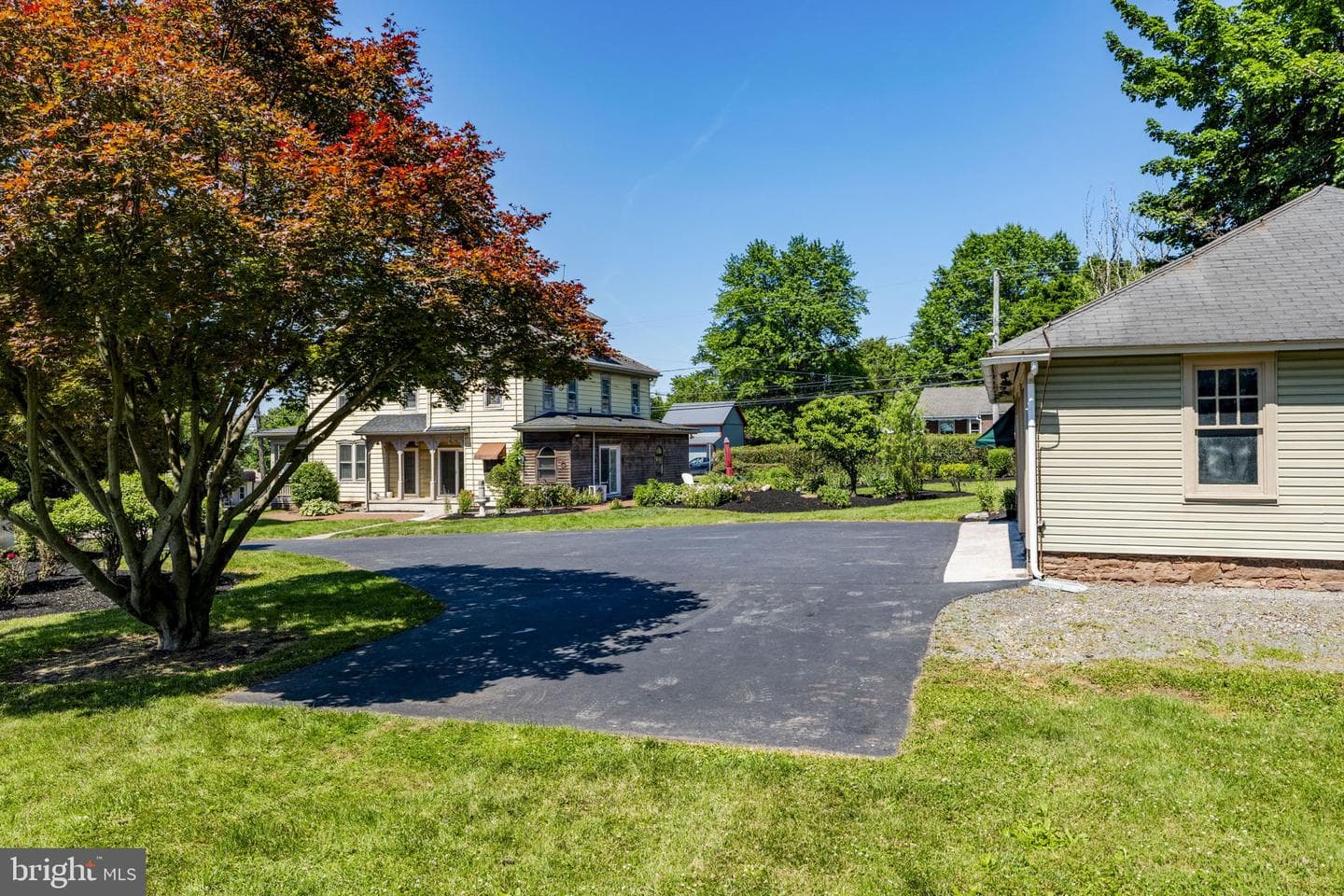 564 W Maple Grove Road photo 50
