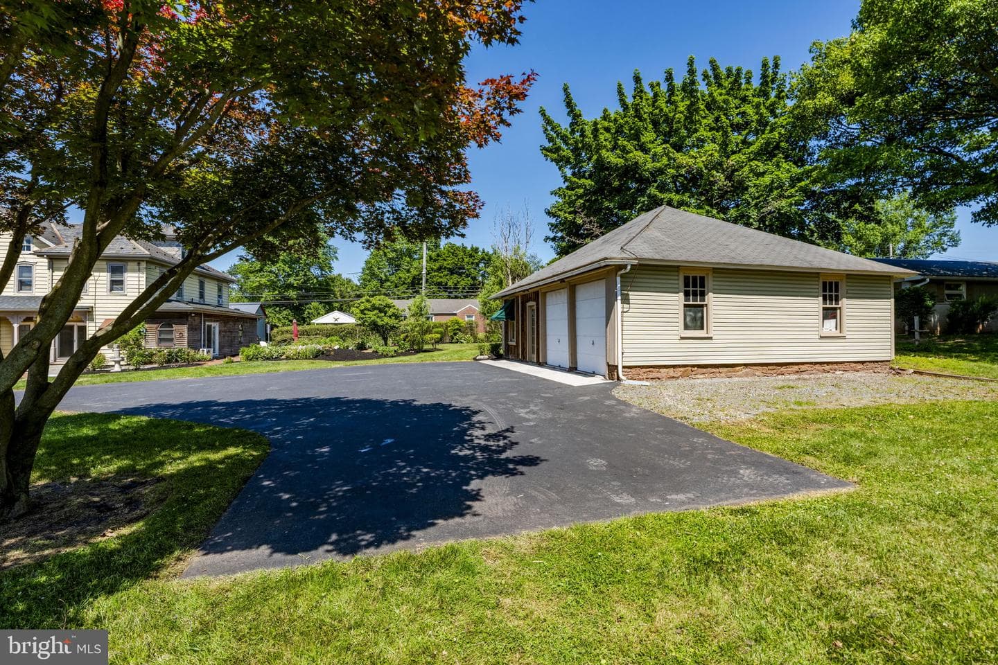 564 W Maple Grove Road photo 51