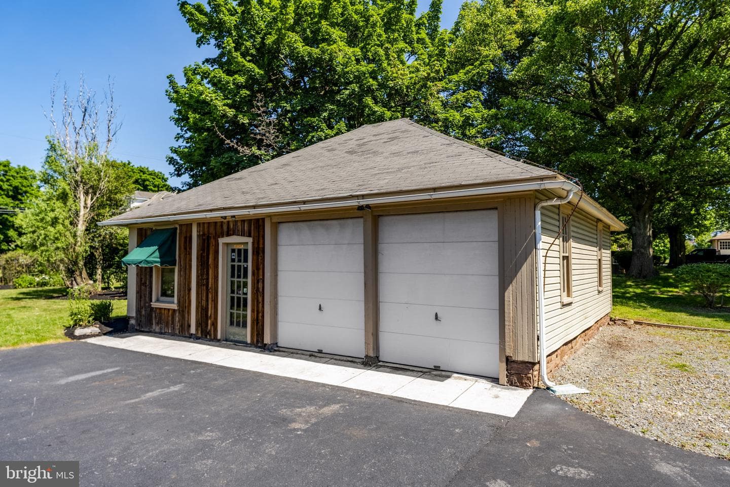 564 W Maple Grove Road photo 52