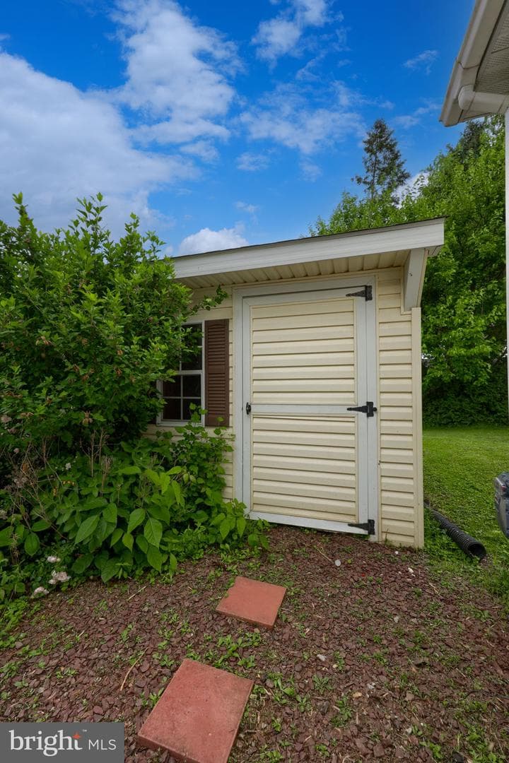 671 Lilac Drive photo 33