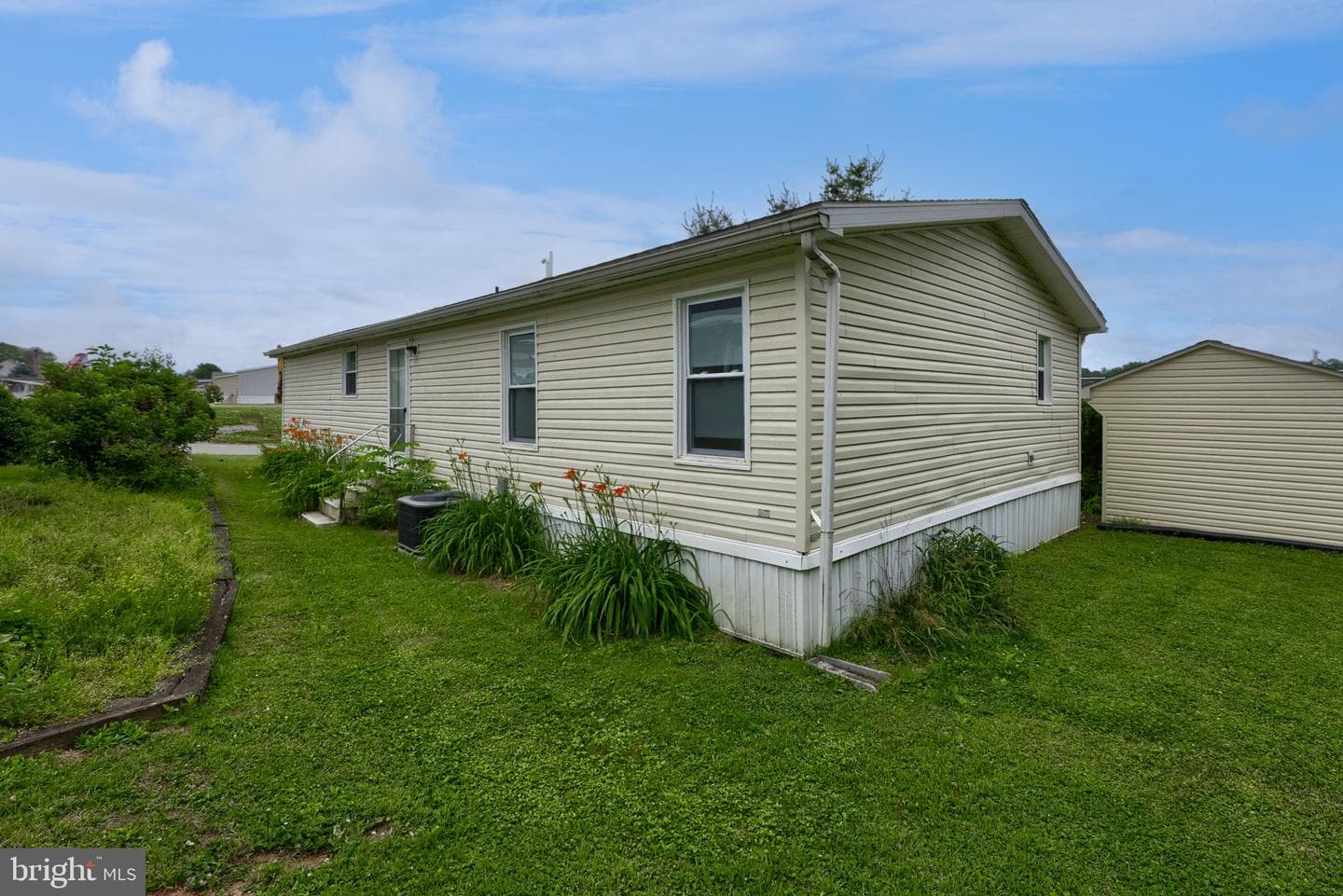 671 Lilac Drive photo 35