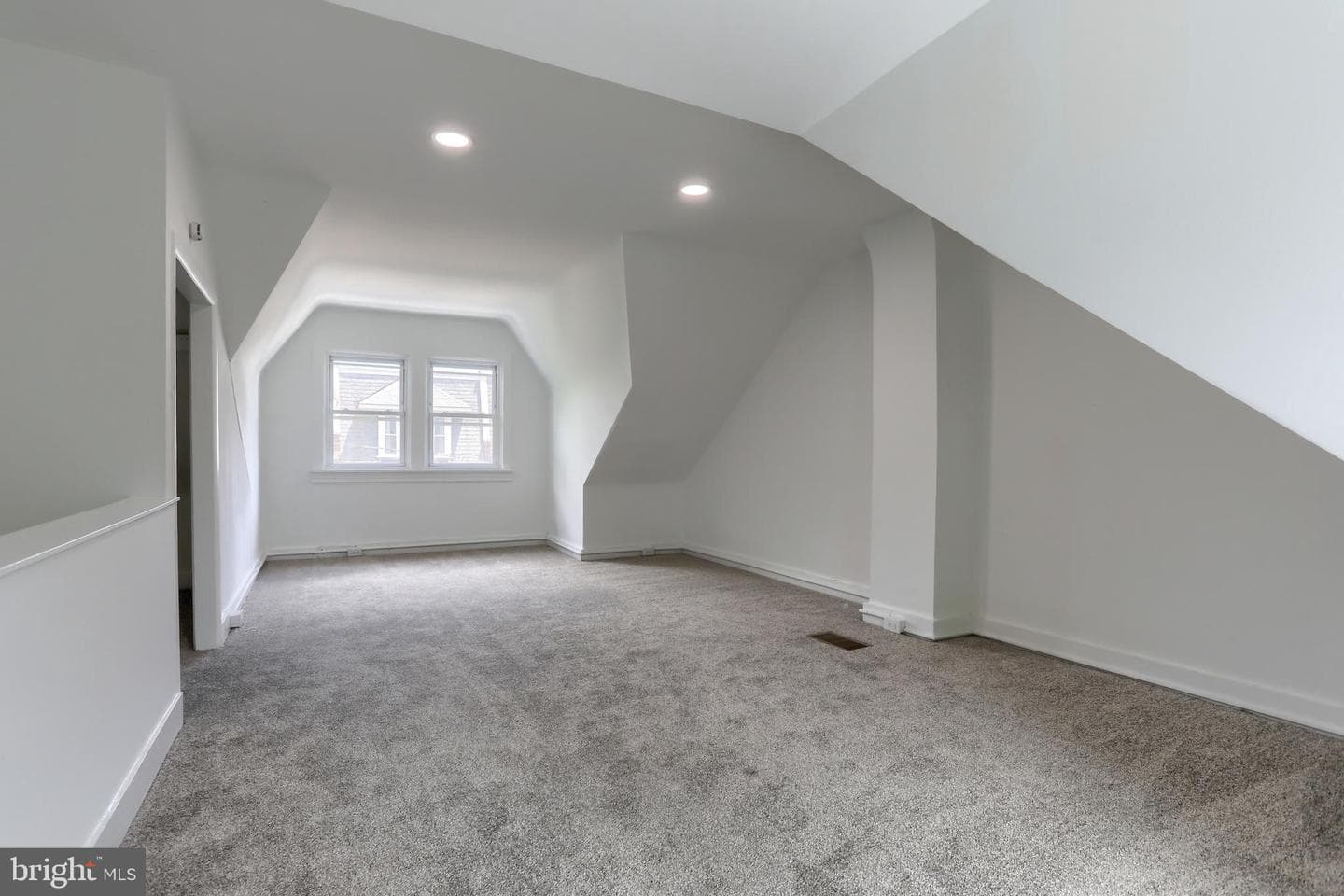 426 Nevin Street photo 32